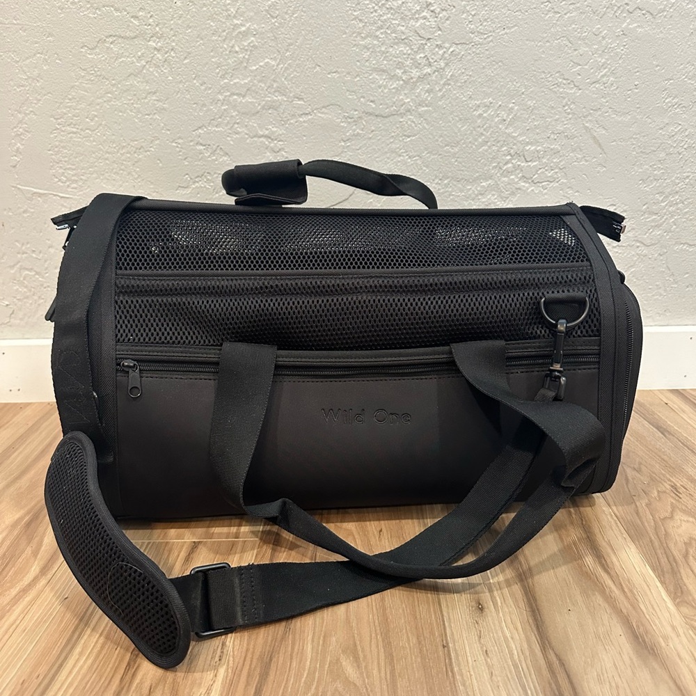 Wild One Black Dog Travel Carrier